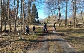 UzKblYND