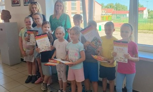 Zdjęcie do Nagrodziliśmy naszych uczni&oacute;w